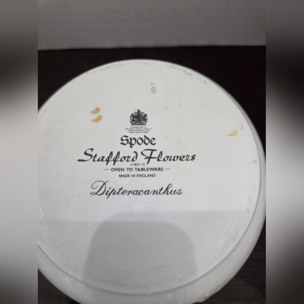 Spode Stafford Floral Porcelain Round Bowl with Lid - Picture 8 of 14